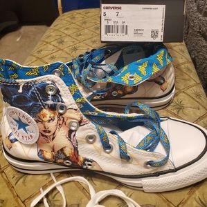 Wonder woman converse